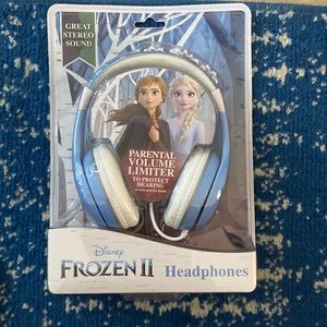 Frozen 2 headphones